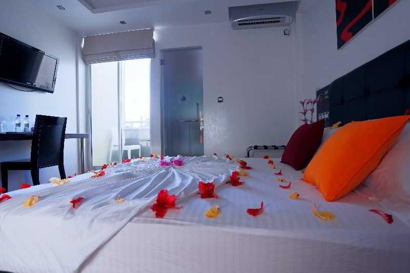 Fern Boquete Inn Hulhumale Bagian luar foto