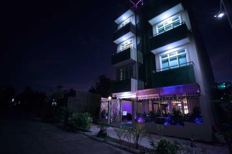 Fern Boquete Inn Hulhumale Bagian luar foto